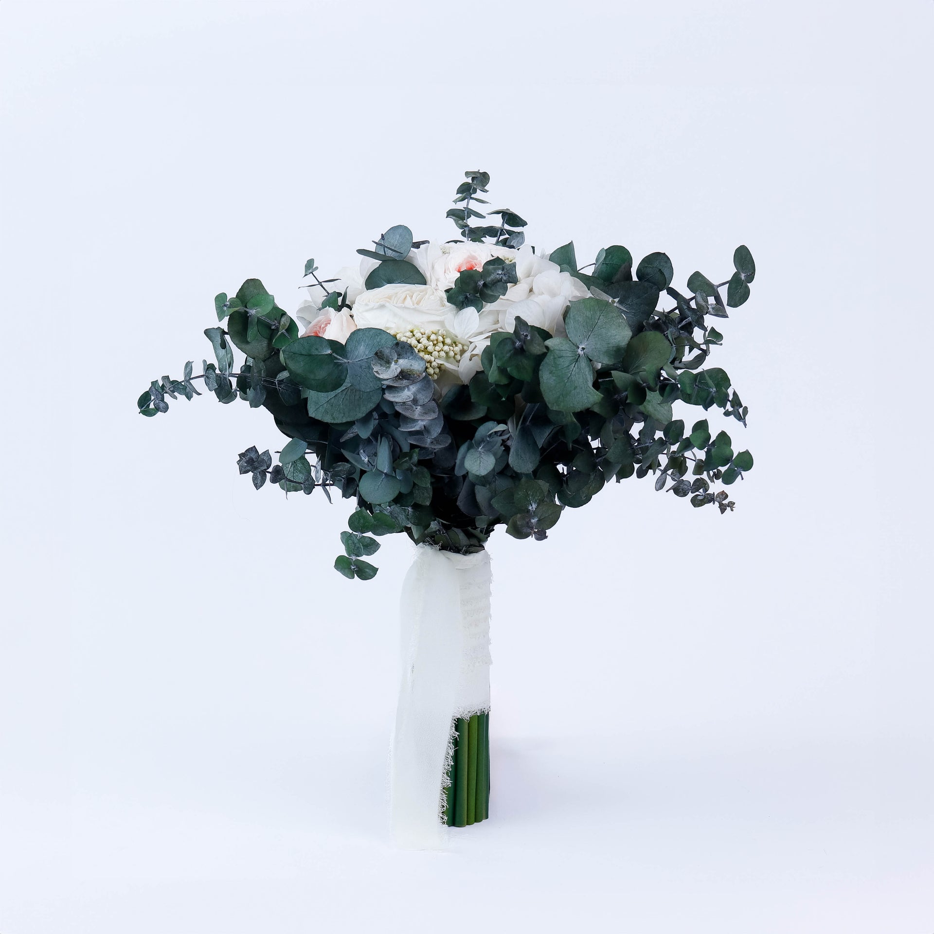 Luxury Garden Whisper arrangement by Washi Bloom